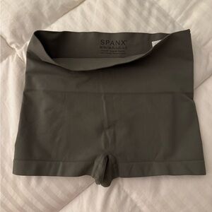 Spanx shape wear boy shorts